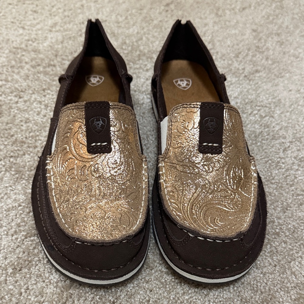 Ariat Women's Brown and Metallic Gold Flats